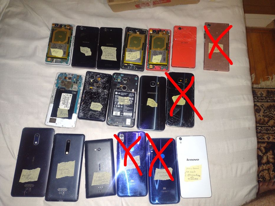 Лот сенсорних телефонів