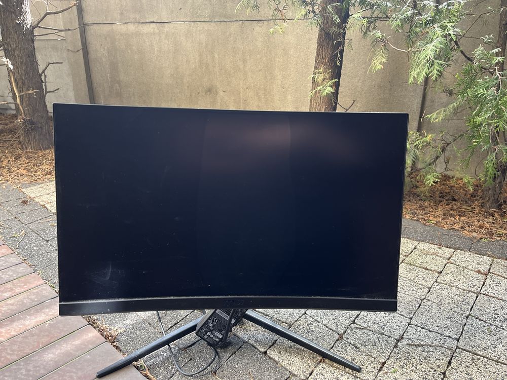 Uszkodzony monitor MSI