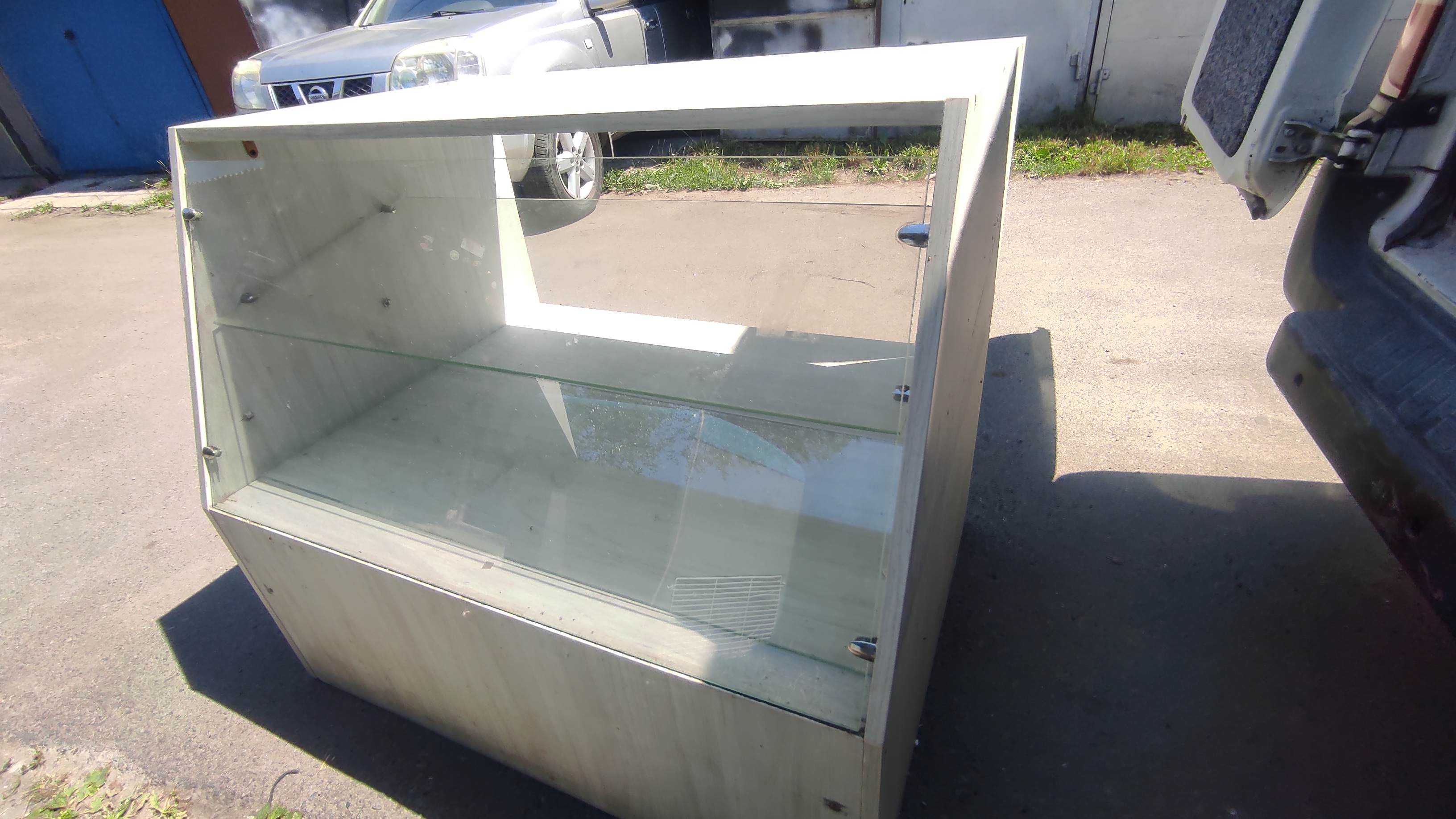продам холодильную витрину
