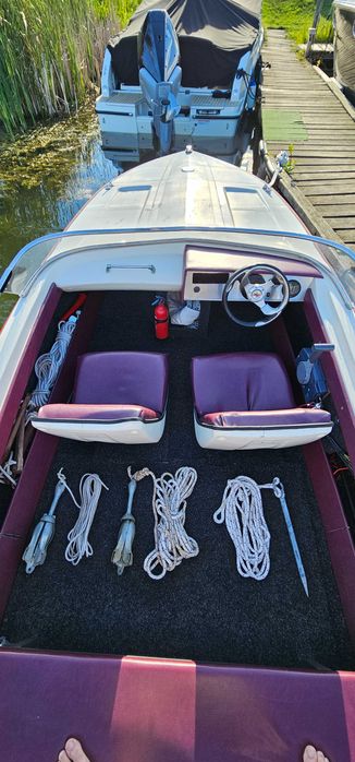 Glastron GT 160 motorówka z przyczepą