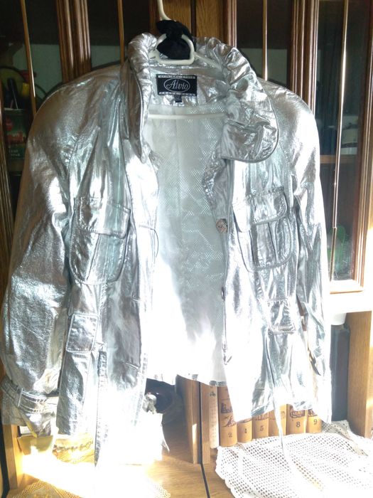 срібна куртка вітровка ретро стиль