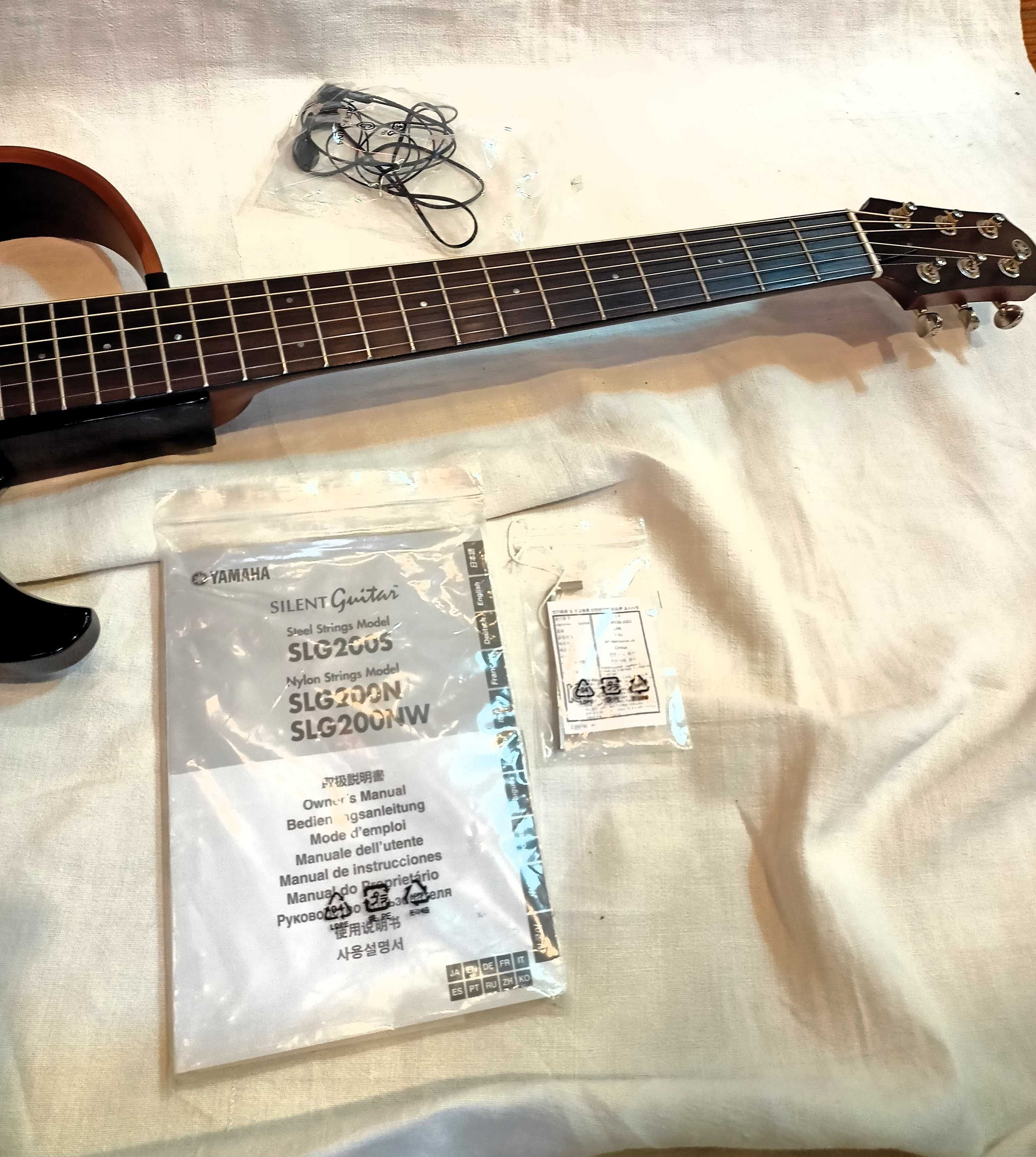 Guitarra Yamaha SLG200S