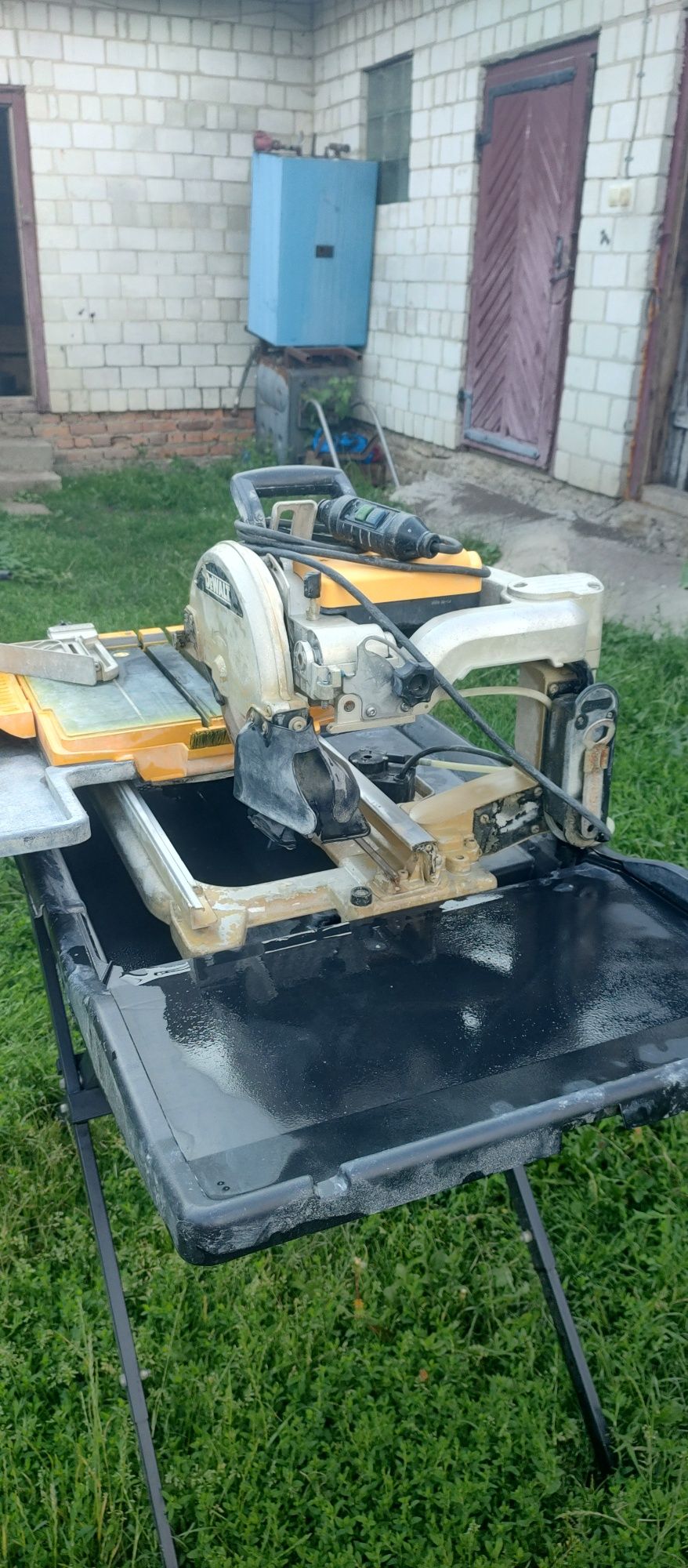 Продам Dewalt 24000