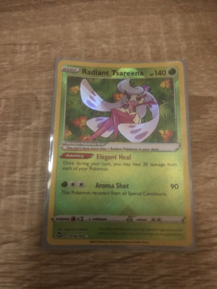 Cartas de Pokémon de várias coleções  muito raras e em muito bom estad