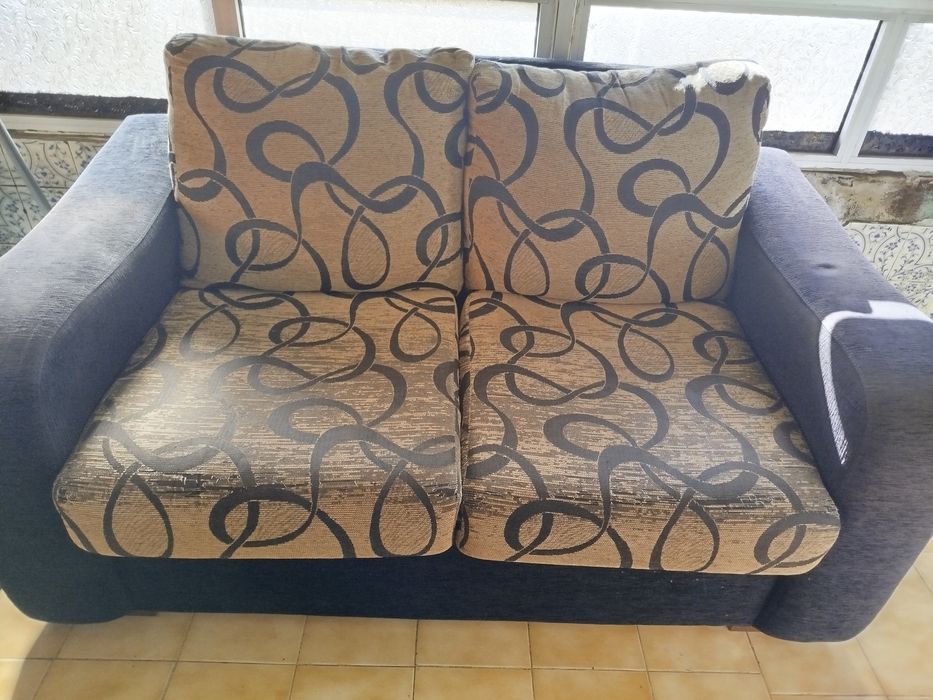 Dou Sofá de 2 lugares