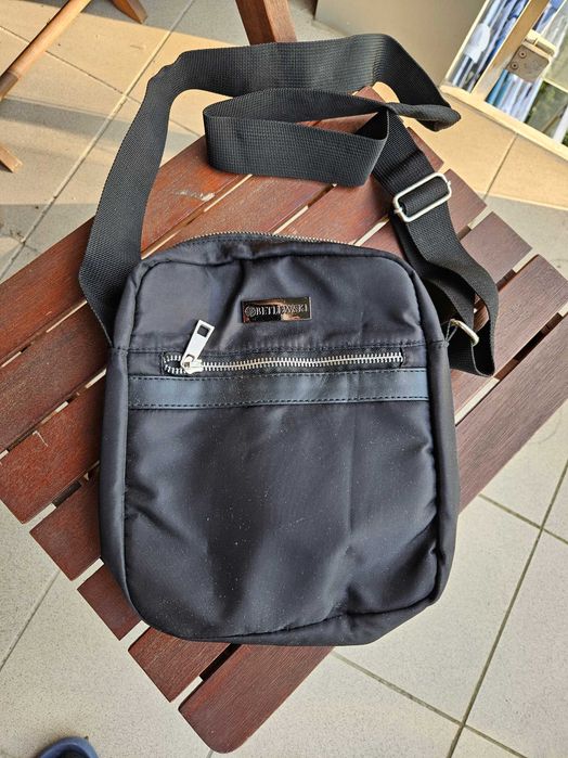 BETLEWSKI czarna torba męska saszeta na ramię sportowa saszetka