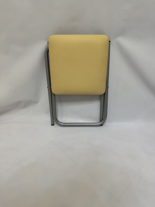 Табурет складний