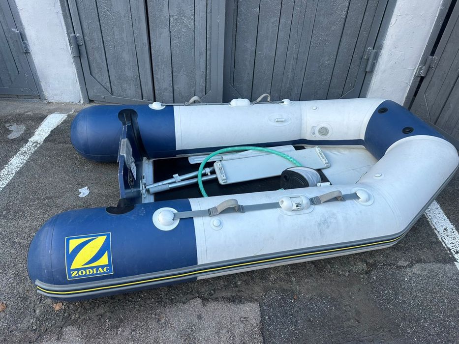 Zodiac c240 зодіак човен пвх француз двигун mercury 3.3 меркурі 3.3