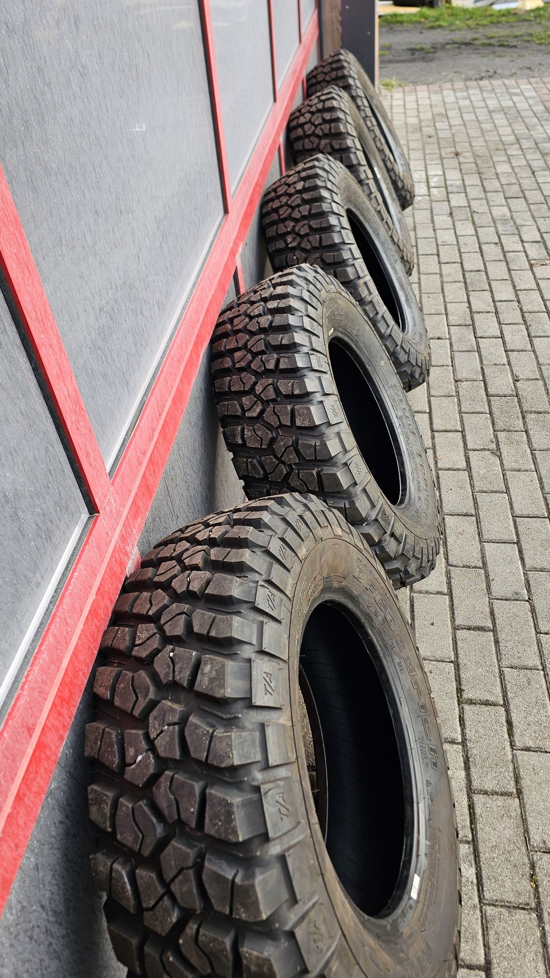BF Goodrich Mud Terrain KM2 255/75/17 opony MT Jeep Ranger Navara