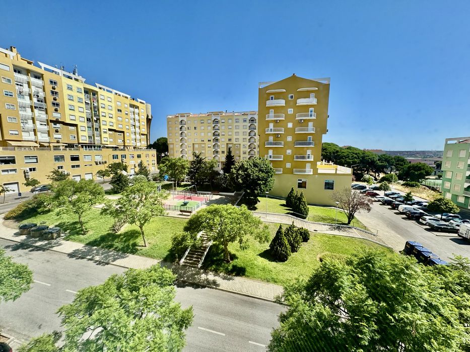 Arrendamento Apartamento T2 c/garagem SEIXAL