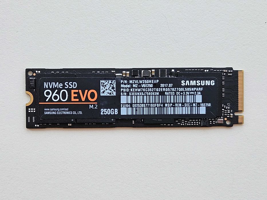 SSD 250Gb M.2 2280 PCIe 3.0 x4 Samsung 960 EVO MZ-V6E250 MZ-V6E250BW