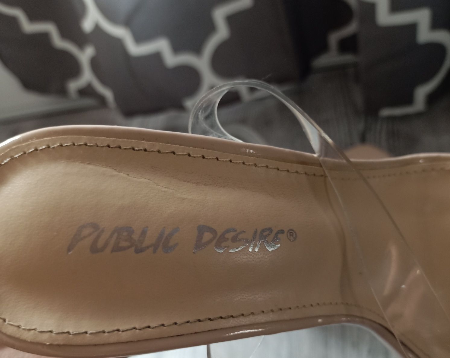 Transparentne, przeźroczyste buty, sandały na słupku public desirs 39
