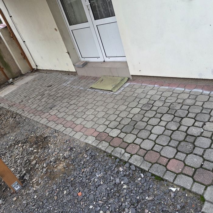 Kostka brukowa betonowa używana