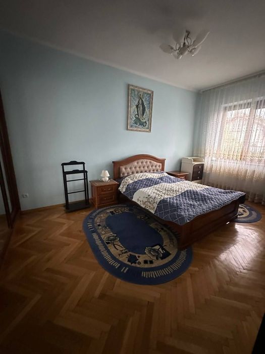 Продаж особняка в центрі міста