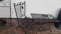 Zestaw dekoracji metalowych stolik i krzesło, kwietniki,metaloplastyka