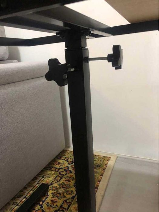 Mesa de computador - standing desk