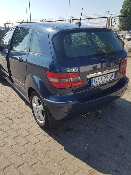 Mercedes-Klasa B Godny  Uwagi Jasny środek.