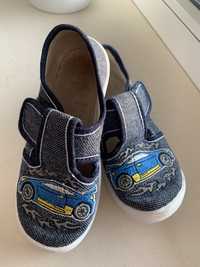 Дитяче взуття waldi