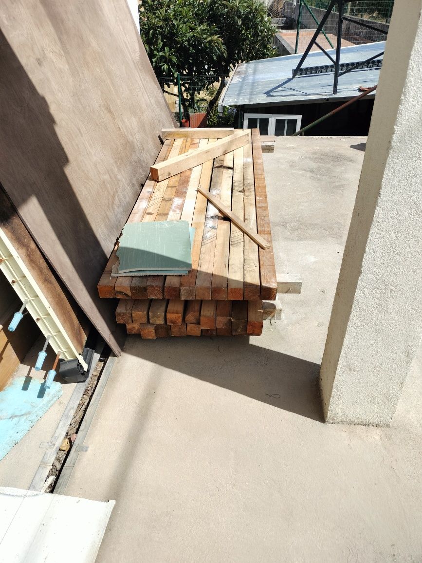 Vendo Barrotes de madeira