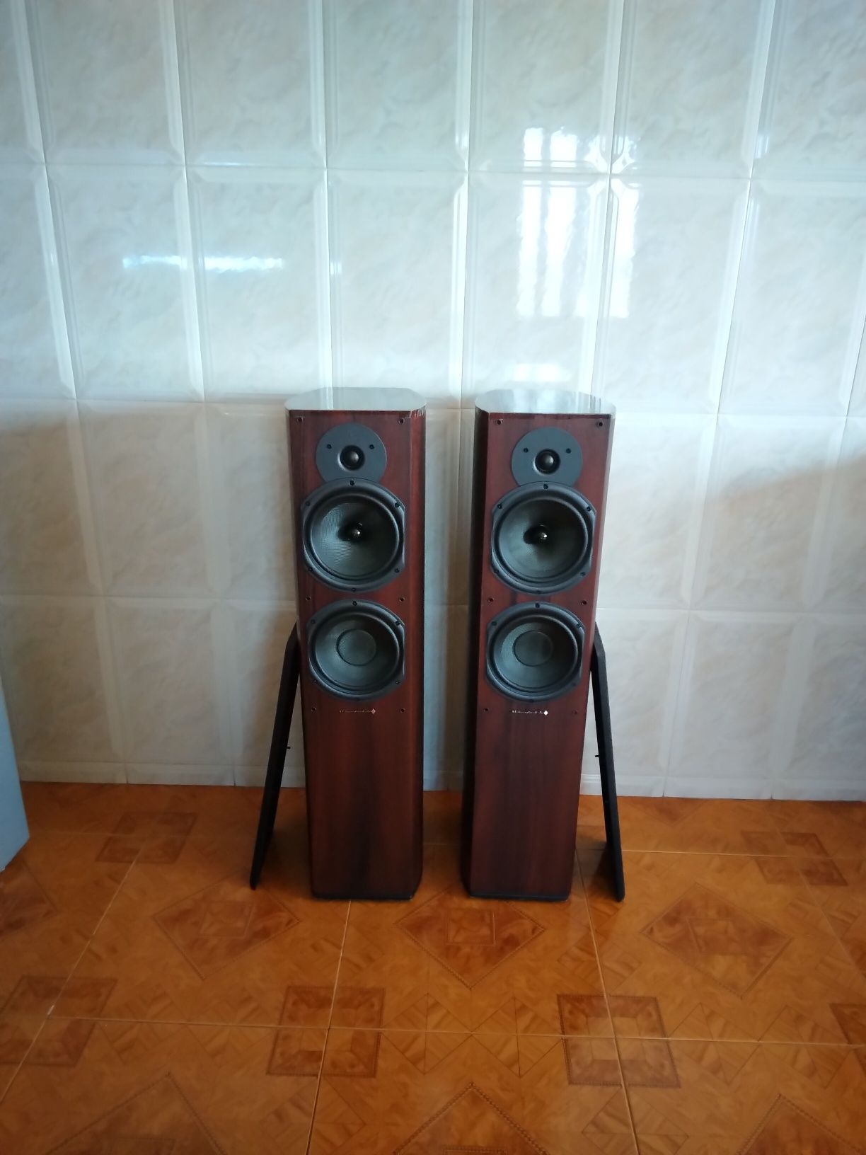 Whardefedale Diamond 9.5