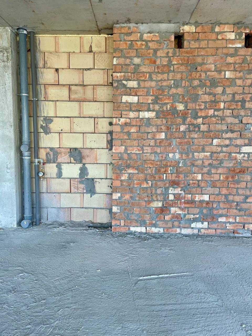 Продається простора квартира з чудовим видом на річку Дніпро