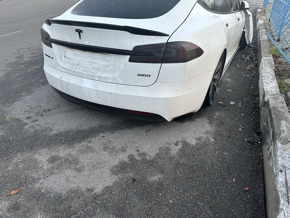 Tesla model s 100d под востановление