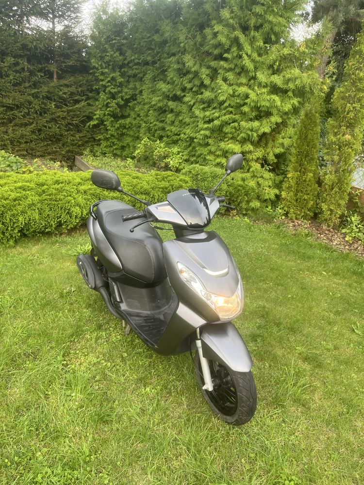 Peugeot kisbee 50 jak nowy 2021 rok 2600km zadbany piekny led nowy