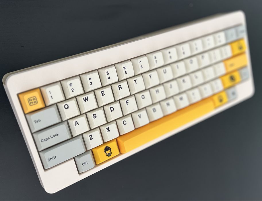 Teclado Custom RAMA WORKS KARA Soya 60% – Barebones
