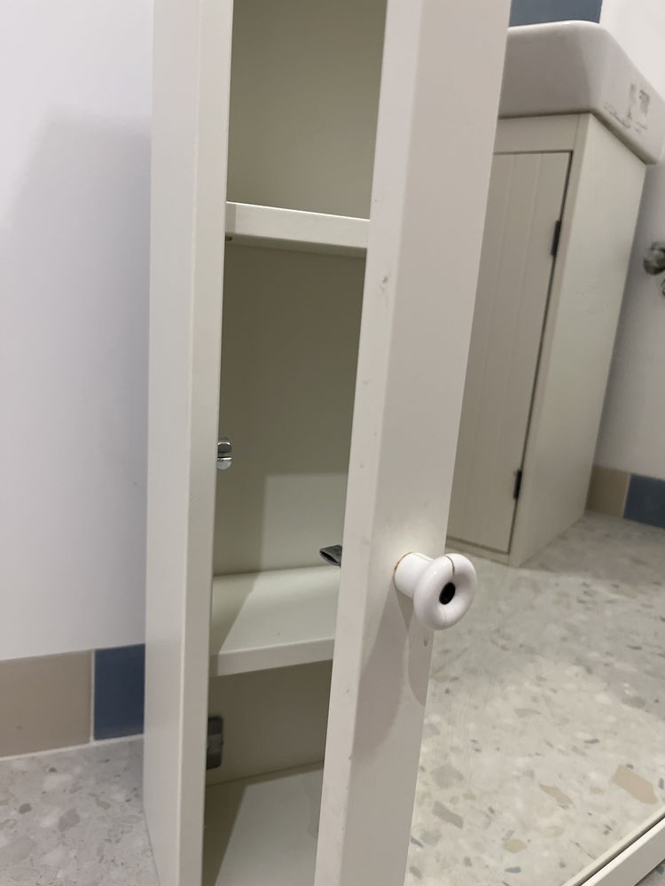 Szafka z lustrem Ikea