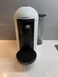 Máquina de Café Nespresso Vertuo Plus