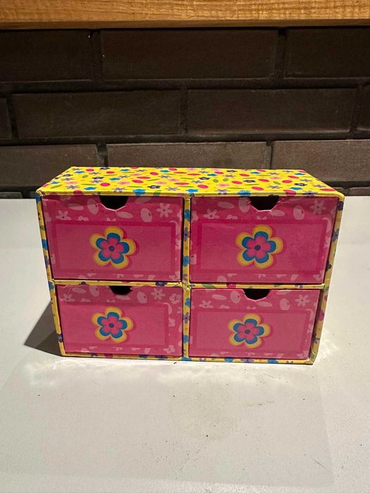 Pudełko / szafeczka / szkatułka z 4 przegródkami | kolorowe