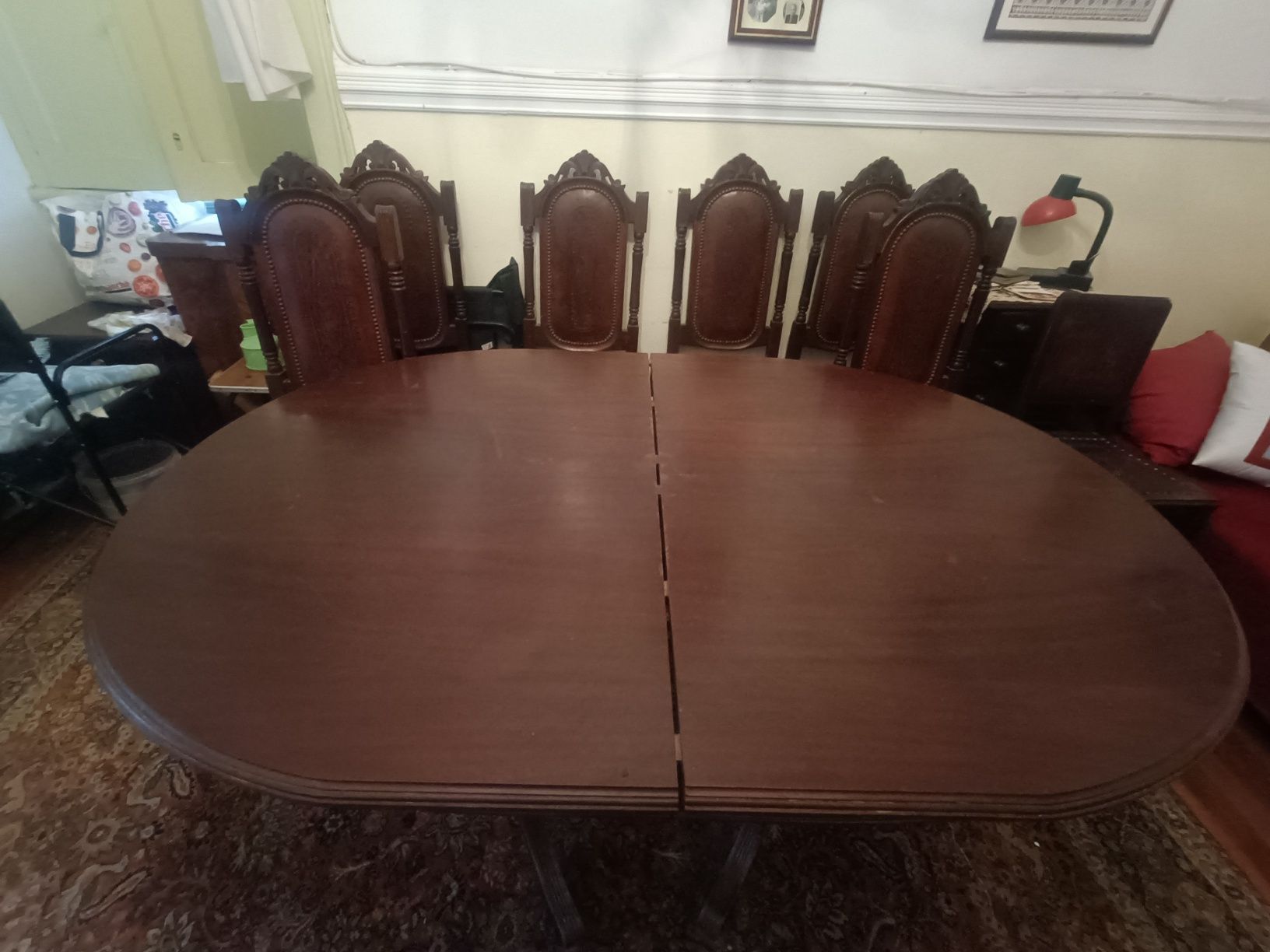 mesa sala, 6 cadeiras, 2 cómodas, aparador e roupeiro