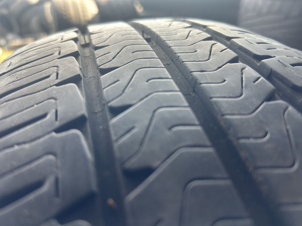 Opony dostawcze 225/75R16c Michelin X2 szt