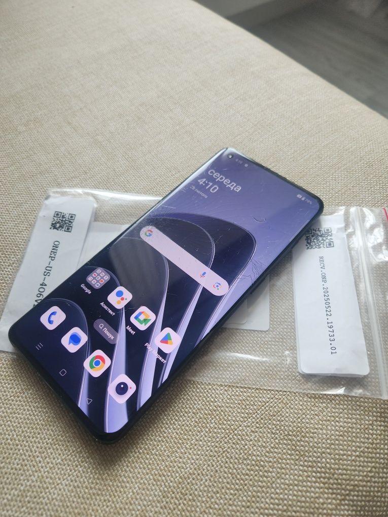 OnePlus 10 PRO 5G_12gb RAM/256 Gb флеш_ 6.7" AMOLED 1bilion colors