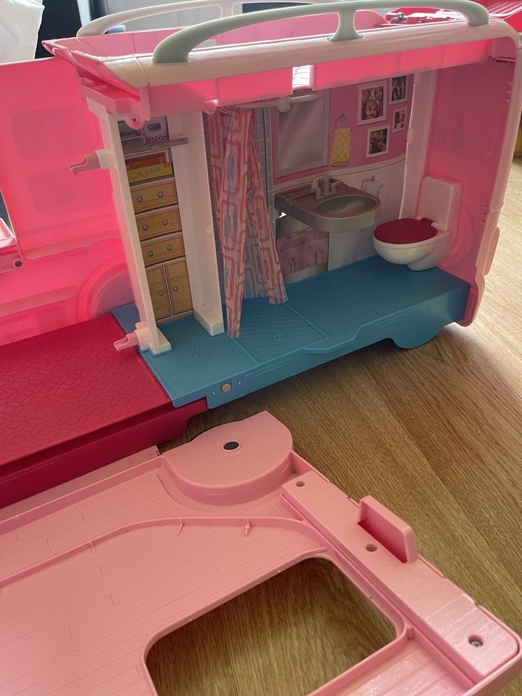 Barbie Camper różowy