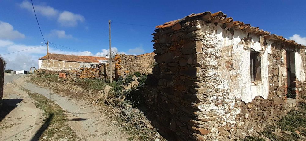 Ruína com 70 m² em Monte das Sorrais (Castro Verde)
