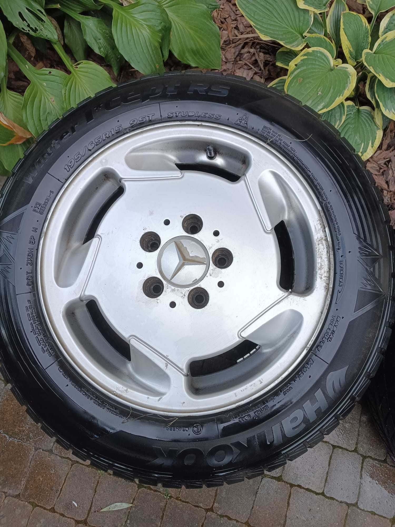 Oryginalne felgi +opony Hankook zimowe do Mercedesa "15"