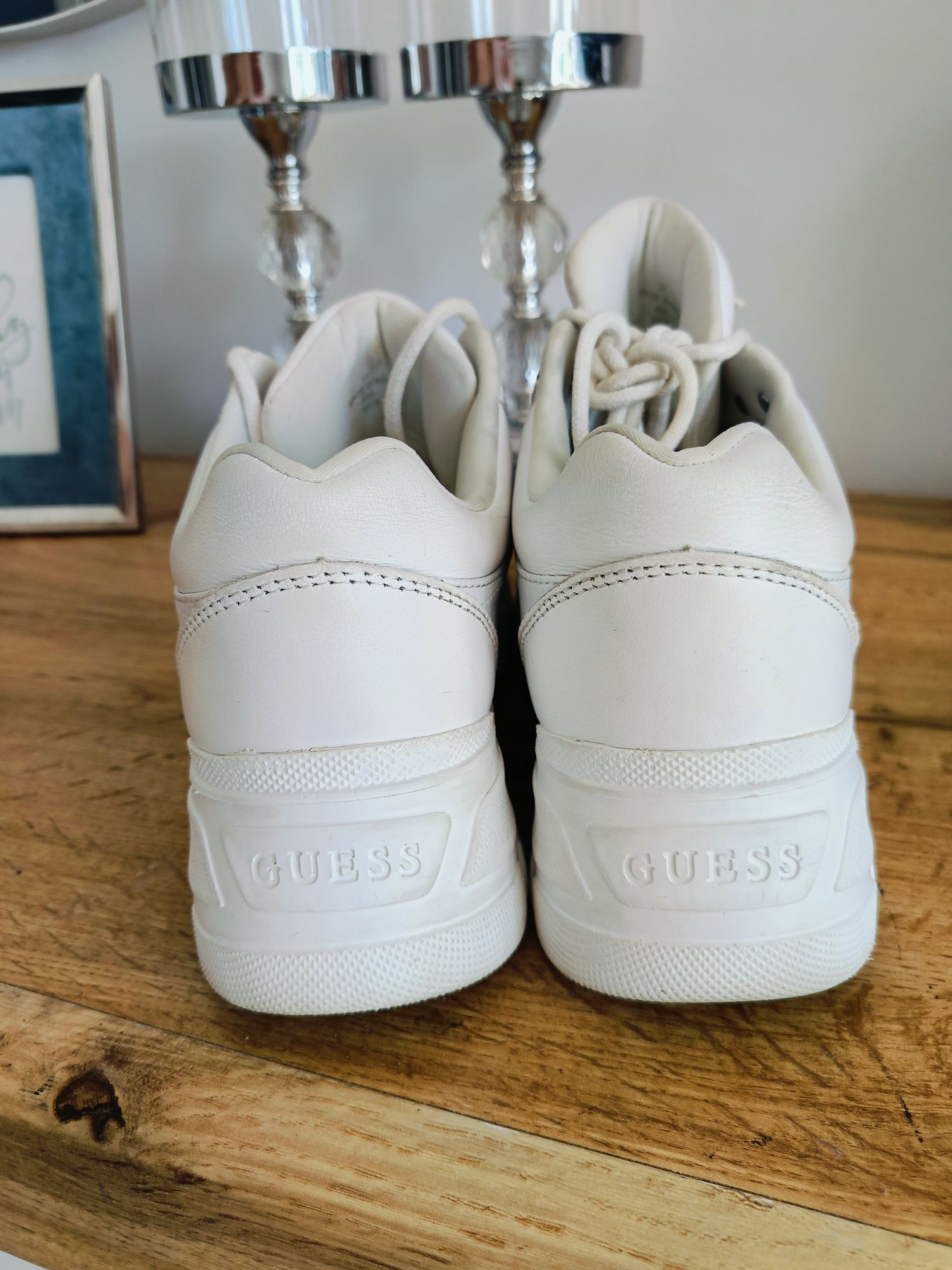 Buty Guess 37 białe sneakers