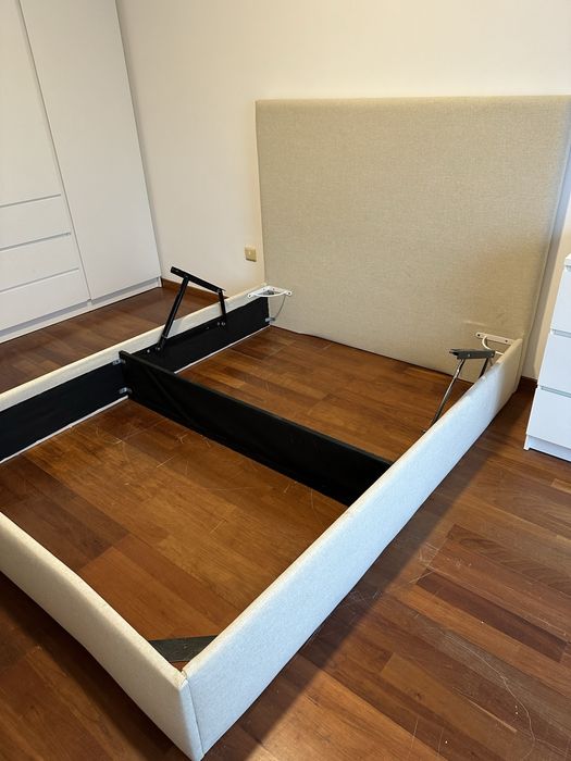 Cama de casal semi nova