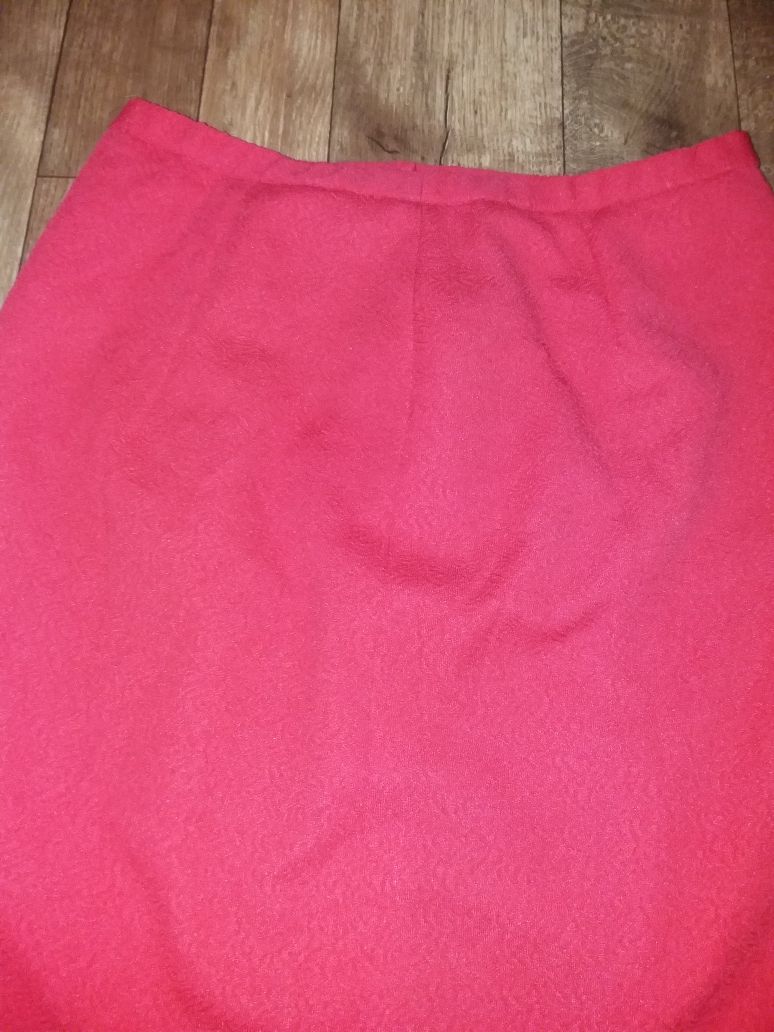 Красный костюм (юбка+жакет)