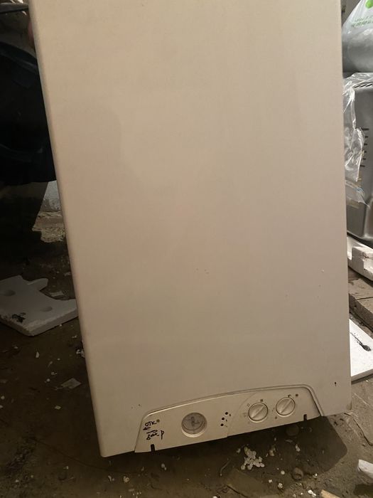 Продам газовый котел домовой без турбины feroji