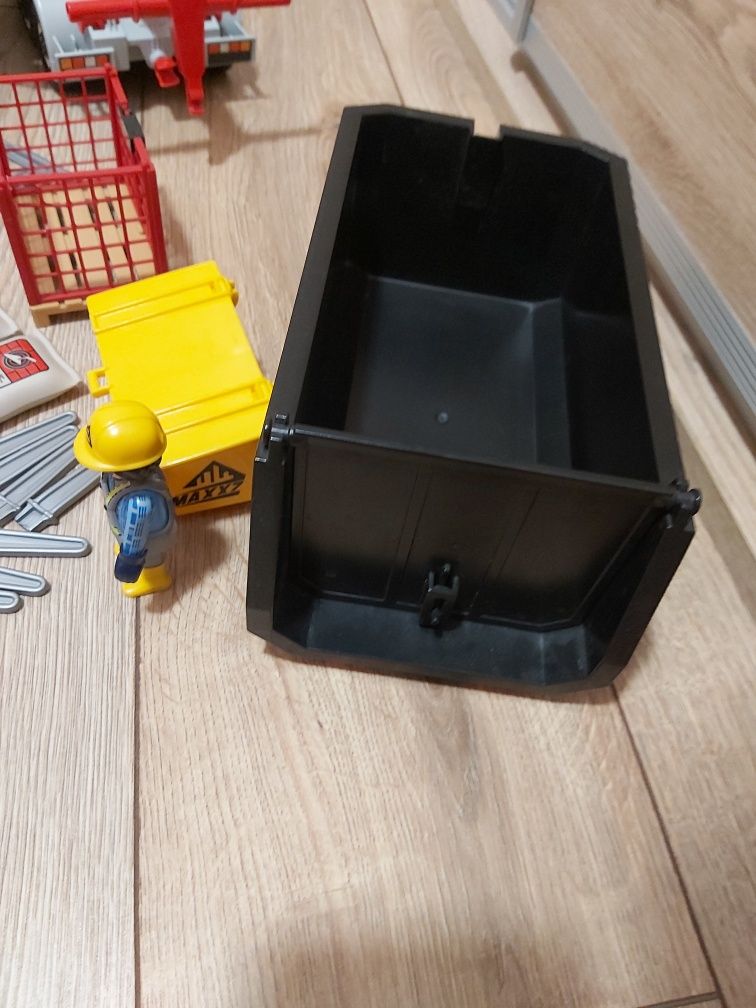 Playmobil samochód ciężarowy z wymiennym podwoziem ciężarówka 70444