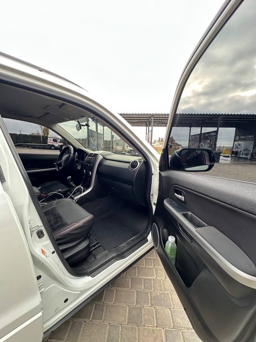 Продам Suzuki Grand Vitara 4x4 2018 Офіційна 2.4 Бензин