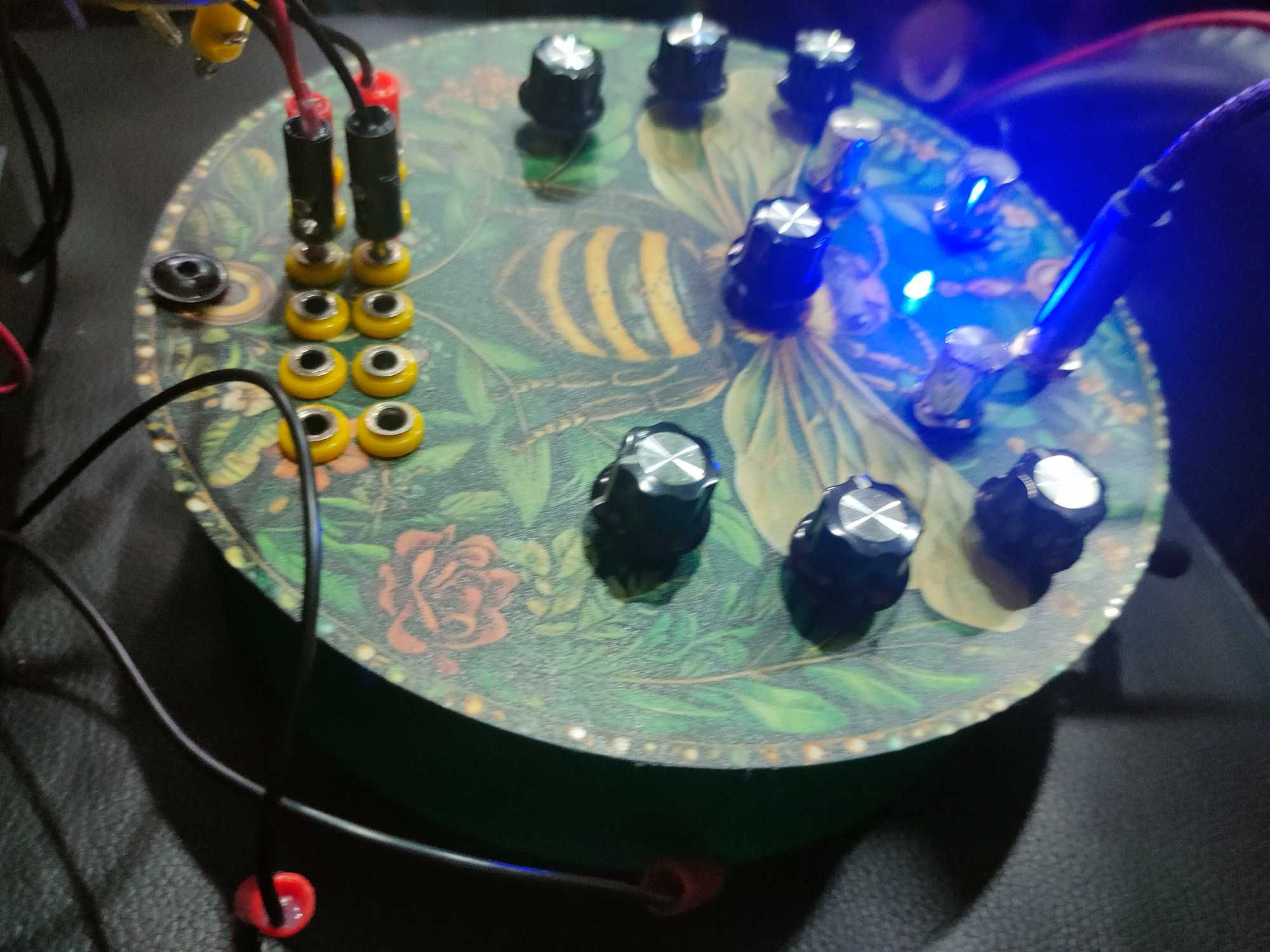 Hexacore drone synth syntezator Diy
