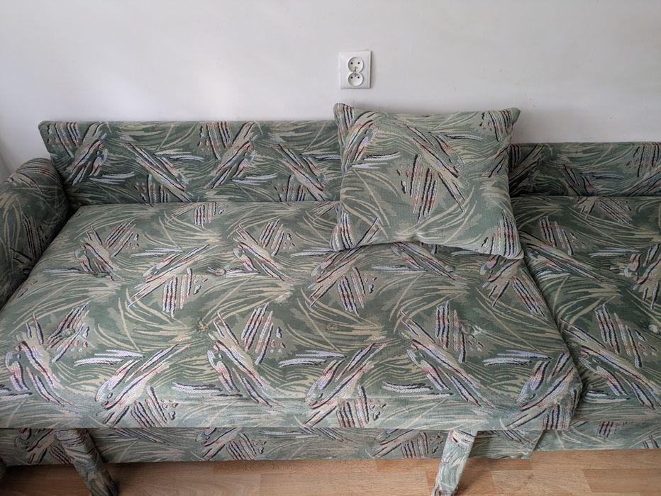 Oddam narożnik . Stan bardzo dobry.     Podrapany jeden element