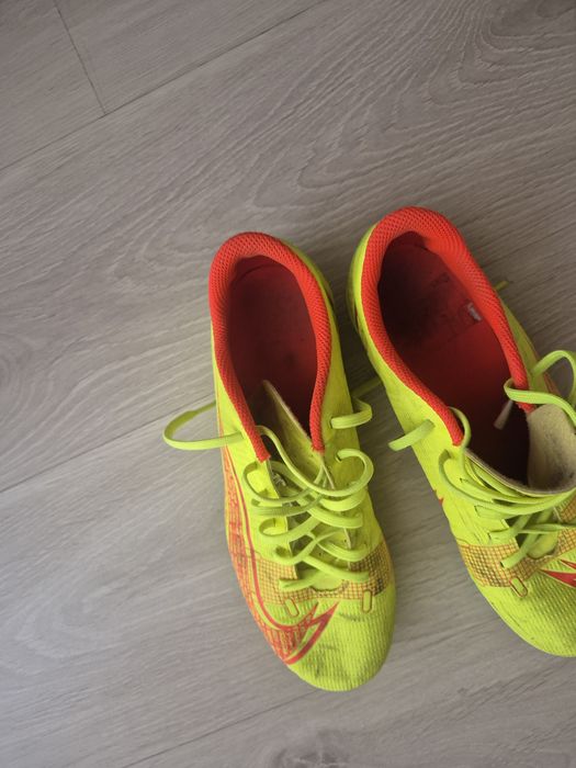 Chuteiras Nike em bom estado