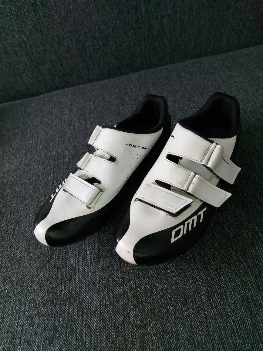 Sapatos de encaixe