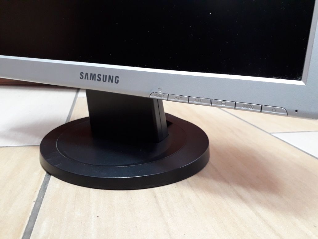 Монітор Samsung 720n