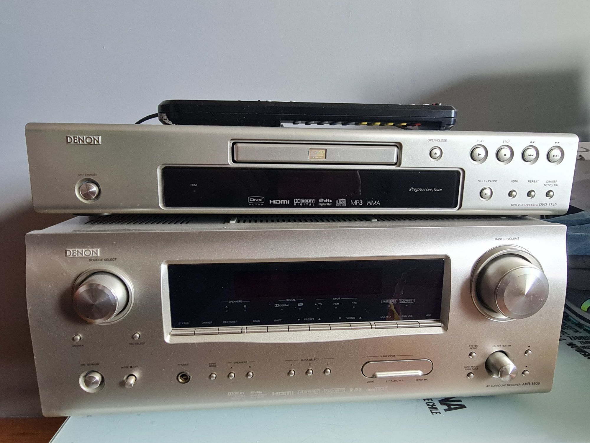 Ampituner Denon AVR-1509 + DVD-1740
AVR-1509
Amplitunery AV DENON