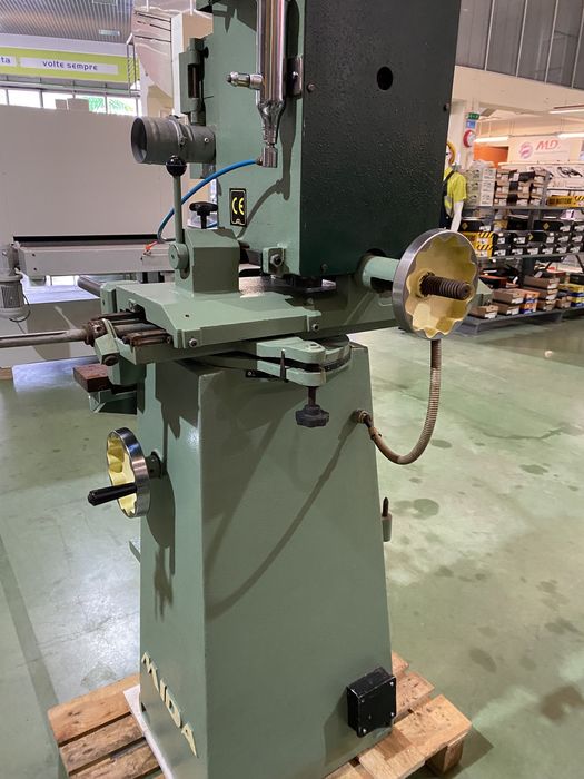 Furador por corrente Mida mod. MFC2 com CE